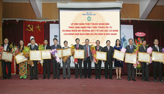 Thứ trưởng Y tế làm Chủ tịch Hội đồng xét tặng danh hiệu ‘Thầy thuốc Nhân dân’