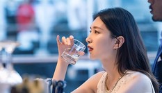 ''30 Chưa Phải Là Hết'': Đối với Vương Mạn Ni, mọi thứ đều không thể từ bỏ, trừ tình yêu