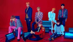 Ngoài BTS ra, chắc không ai dám mặc những trang phục “kì dị” này đâu nhỉ!