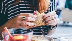 Làm sao để giữ được cân nặng ổn định mà không phải "bóp mồm bóp miệng"?