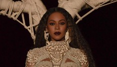 Beyoncé là nghệ sĩ thứ 2 sau Mariah Carey đạt được nhiều #1 liên tiếp trong 4 thập niên