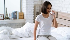 Đơn giản như uống nước nhưng chúng ta vẫn thường uống sai cách, khiến cơ thể “náo loạn“