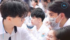 Nam sinh đeo khẩu trang vẫn bị dân mạng “phát hiện” ra nhan sắc “không phải dạng vừa đâu“