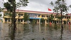 Nhiều trường ĐH, CĐ miễn giảm học phí, tặng học bổng cho sinh viên vùng lũ miền Trung