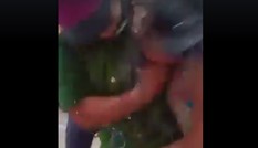 Xôn xao clip công an đấm liên hoàn vào một phụ nữ vì bị bóp 'chỗ hiểm'
