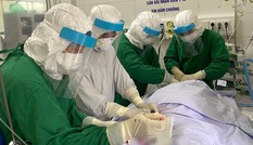 Bác sĩ Chợ Rẫy tiếp tục lên đường ra Đà Nẵng điều trị cho bệnh nhân COVID-19