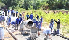 'Áo xanh' xây những cung đường nối liền xóm thôn