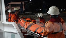 Cấp cứu kịp thời ngư dân bị tai biến khi đang đánh bắt trên biển