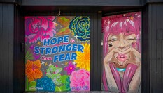 Với nghệ thuật Graffiti, những tòa nhà ảm đảm giữa dịch COVID-19 đã “sống dậy“