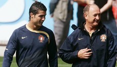 Ronaldo nhắn tin hỏi thầy cũ về Trung Quốc