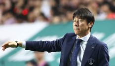 Dẫn dắt Indonesia, HLV Shin Tae-yong mơ được như thầy Park