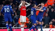 Hàng thủ mắc lỗi, Arsenal thua cay đắng Chelsea
