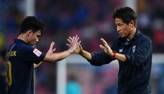 U23 Thái Lan vào tứ kết nhờ nước cờ mạo hiểm