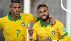 Neymar vượt mặt Ronaldo 'béo', Brazil thắng ngược Peru