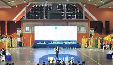 Vừa nhập học, các bạn tân sinh viên đã được chào đón bằng Tuần lễ hội nhập cực vui