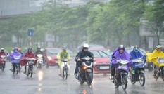 Bão số 7 đang tiến vào miền Bắc, Hà Nội bước vào những ngày mưa lớn dầm dề