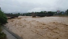 Mưa lũ làm 32 người chết và mất tích, nhiều tuyến đường bị tê liệt