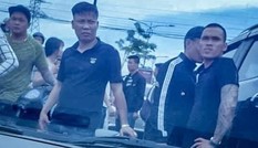 Vụ giang hồ vây chặn xe chở công an: Chuyển công tác 3 sĩ quan