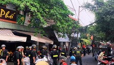 Bắt đối tượng chém người, cố thủ trong nhà