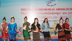 Khen thưởng 86 sinh viên Lào, Campuchia nỗ lực học tập, tích cực tham gia hoạt động phong trào