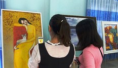 Giáo viên vùng sâu, vùng xa Thừa Thiên-Huế triển lãm tranh dịp 20/11