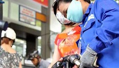 Giá xăng RON95 tăng mạnh, vượt mốc 20.000 đồng/lít