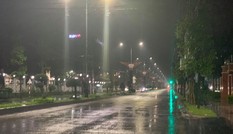 Bão số 9 áp sát, Quảng Ngãi mưa lớn, gió rít từng hồi