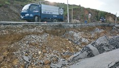 Tuyến đường 60 tỷ vừa đưa vào dùng đã nát như tương