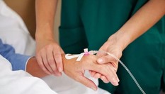 Vì sao bệnh nhân tử vong do sốc phản vệ sau tiêm thuốc cản quang?