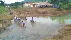 Thanh Hóa: Nhiều học sinh chưa thể trở lại trường sau mưa lũ