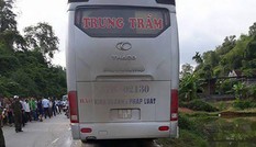 Xe máy va chạm xe khách, hai người phụ nữ tử vong tại chỗ