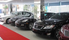 Ô tô tiếp tục giảm giá tới gần 200 triệu đồng
