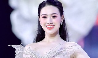 Trưởng BTC Hoa hậu Việt Nam động viên các thí sinh dừng chân ở chung khảo