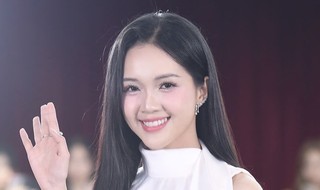 MC song ngữ, trợ giảng thi Hoa hậu Việt Nam thu hút chú ý