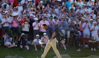 Khoảnh khắc bùng nổ cảm xúc của Scottie Scheffler khi vô địch PGA Championship