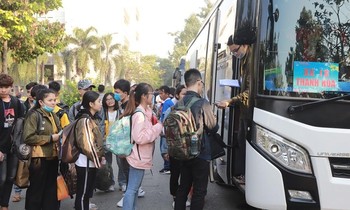 Khi nhà trường “giải cứu” sinh viên mùa dịch