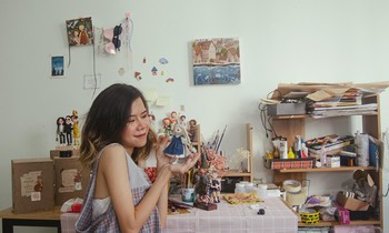 Cô gái bỏ việc văn phòng đi làm búp bê thủ công, kiếm hàng chục triệu đồng giữa mùa dịch