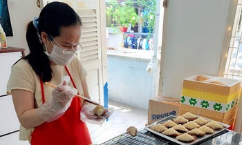 Những chiếc bánh thơm thảo của “nhóm 3 người” ở khoa Y