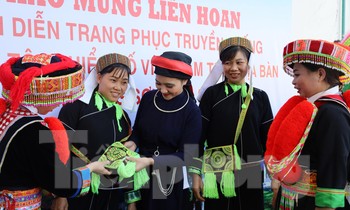 Liên hoan biểu diễn trang phục và hát dân ca các dân tộc tỉnh Lạng Sơn (ảnh: Duy Chiến)