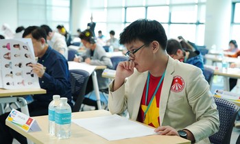 Từ cậu bé mê game đến tấm Huy chương Vàng Olympic Tin học