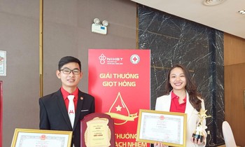 “Sóng ngầu sắc đỏ” cùng Chi hội Thanh niên vận động hiến máu 19/8