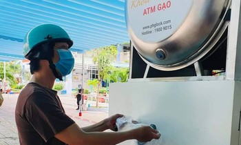 TP. HCM: Thêm nhiều cây “ATM gạo” hỗ trợ người dân khó khăn