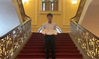 Nam sinh có bài báo khoa học tại hội nghị máy học thế giới