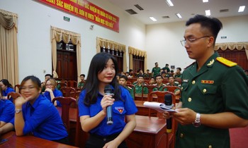 Bạn trẻ hào hứng với Tọa đàm 'Tuổi trẻ với tình yêu và lẽ sống'
