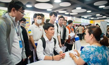 Cập nhật thông tin số lượng sinh viên TP. HCM tốt nghiệp theo ngành