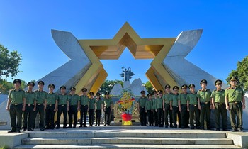 Tuổi trẻ Công an cửa khẩu Cảng HKQT Tân Sơn Nhất với chuỗi hoạt động về nguồn