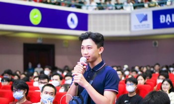 Một trường đại học phía Nam chi 4,3 tỷ đồng cấp học bổng cho tân sinh viên