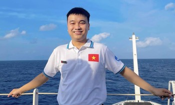 Ủy viên Ban thường vụ Đoàn trường Đại học Bách khoa với chuyến đi đặc biệt đến Trường Sa