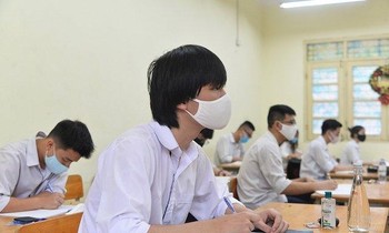 100% sinh viên phải khai báo y tế khi quay trở lại trường