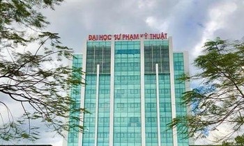 Thí sinh đóng lệ phí xét tuyển đại học lên tới 90 triệu đồng